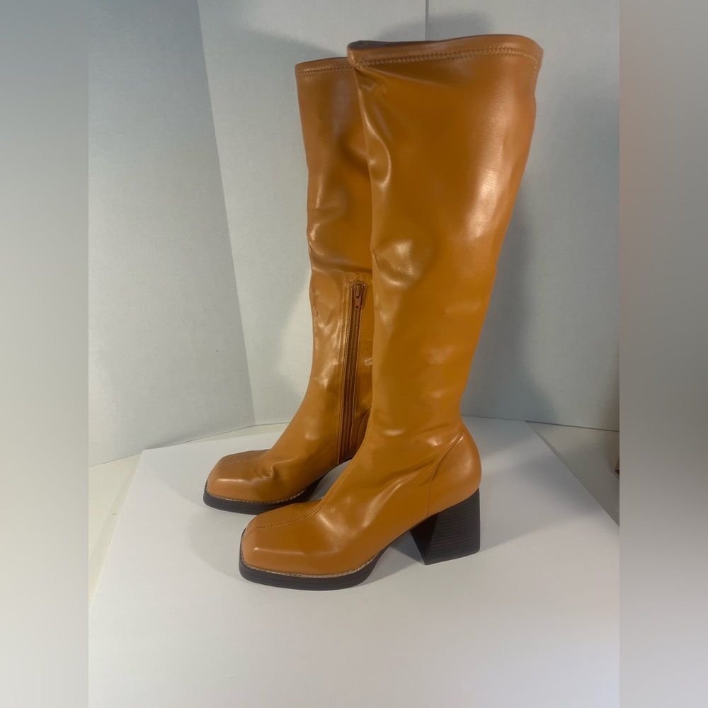 Asos Boots Knee High Camel Color Chunky Heel Size 10 Platform Side Zip
